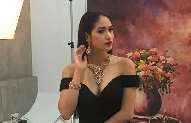 Shwe Eain Si Miss Myanmar yang dicabur gelarnya