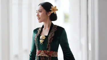 7 Potret Pesona Laksmi Shari De Neefe Suardana, Perempuan Bali yang Berhasil Rebut Mahkota Puteri Indonesia 2022