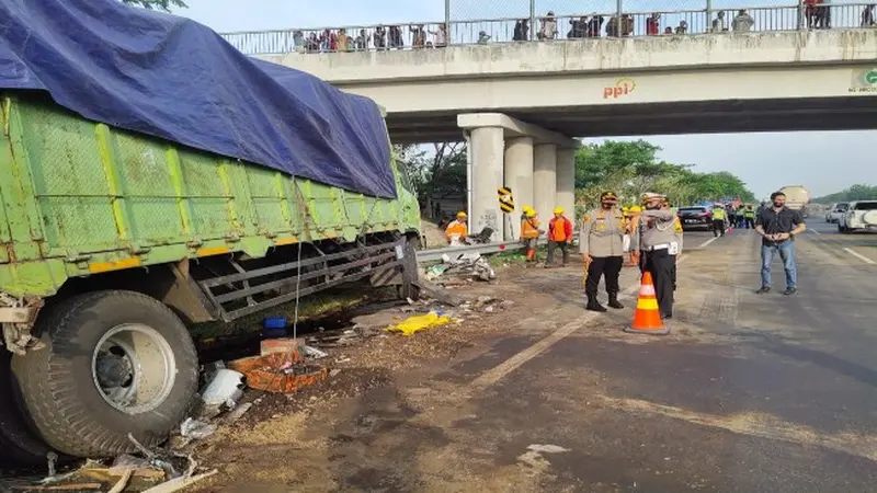 Kronologi Kecelakaan Maut Tol Cipali Hingga Menewaskan Empat Orang