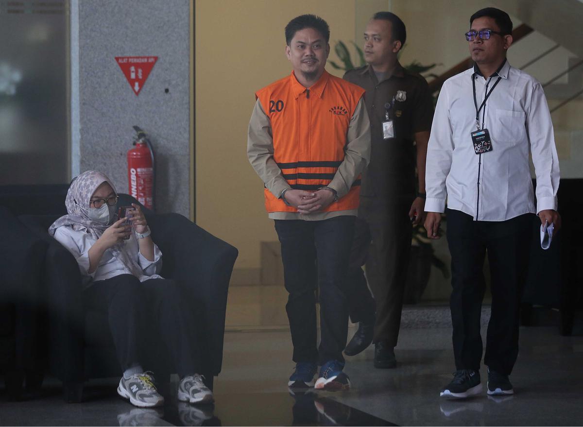 FOTO: Bupati Nonaktif Kolaka Timur Abdul Aziz Jalani Pemeriksaan KPK Terkait Korupsi RSUD