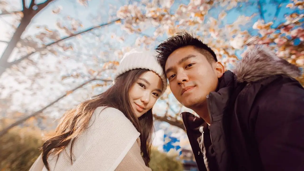 Segera Menikah, Ini 6 Potret Mesra Boy William dan Karen Vendela. (Sumber: Instagram/karbearv)