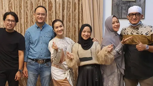 6 Momen Buka Bersama di Rumah Iis Dahlia, Ada Nissa Sabyan hingga Pasha Ungu