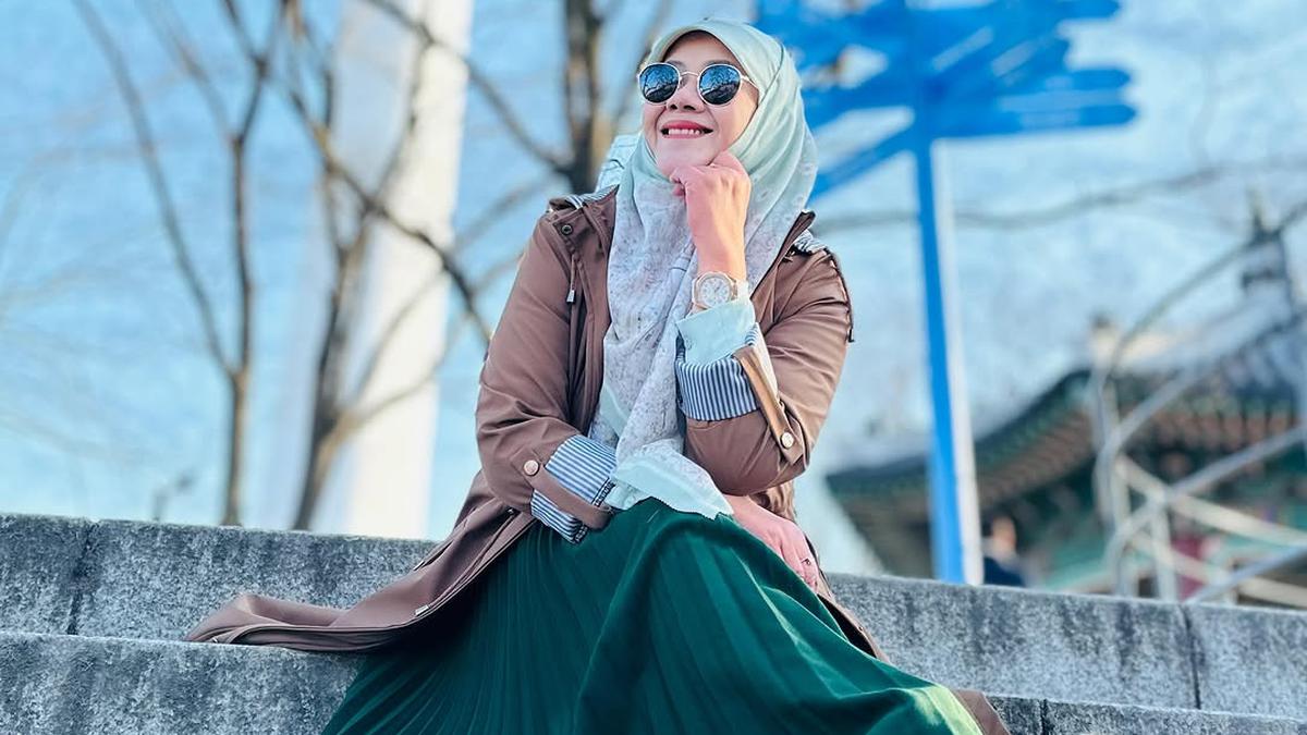 Asma Nadia dan Isa Alamsyah Pelesir ke Korsel, Bahas Rasa Ayam Goreng Hingga Stroberi Raksasa