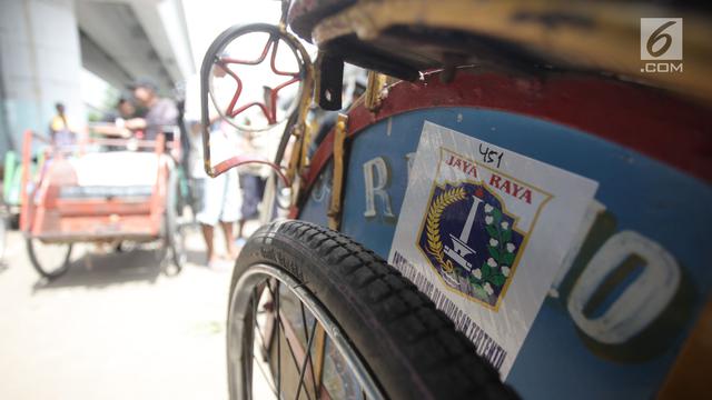 Pendataan Penarik Becak di Flyover Bandengan