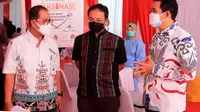 Anggota Komisi XI DPR RI Kamrussamad menghadiri acara vaksin karyawan Bank DKI Jakarta berserta OJK. (Ist)