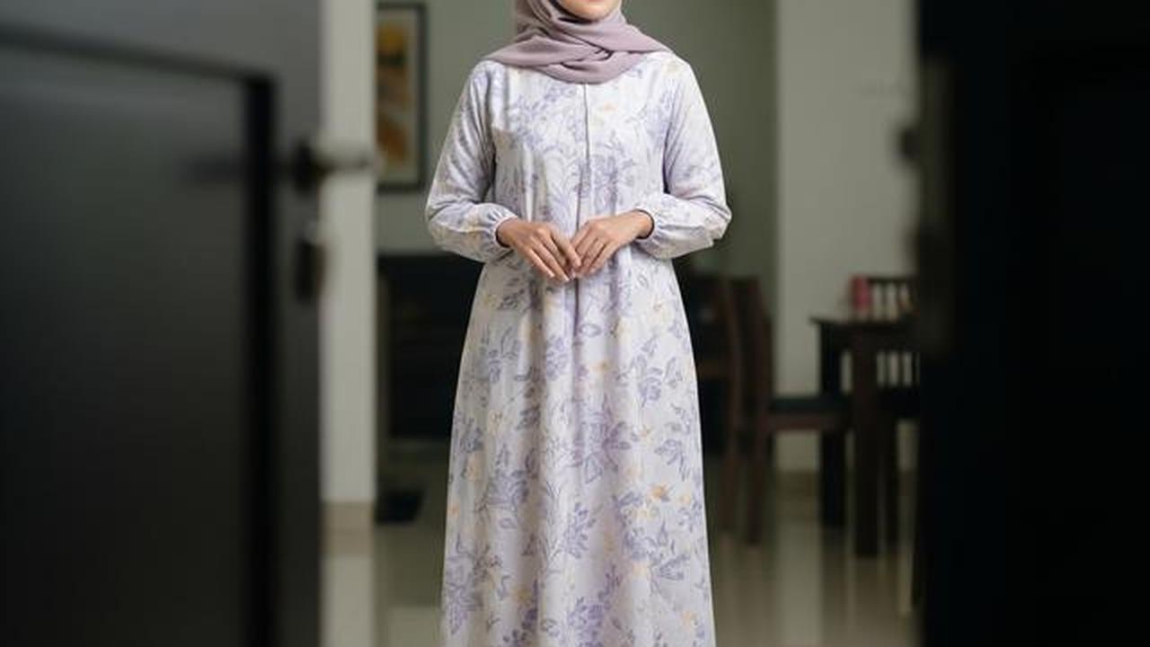 8 Model Gamis Batik Motif Bunga Pastel, Cocok Jadi Tren Busana Muslimah di 2026