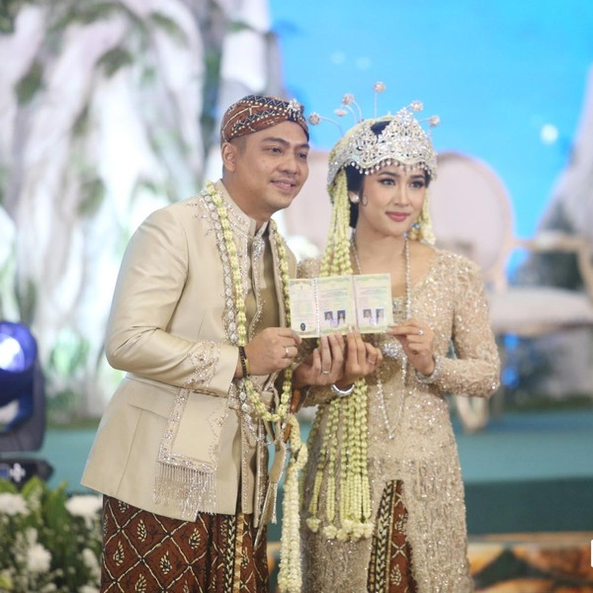 Tak Hanya Luna Maya, Deretan Artis Indonesia Ini Baru Menikah di Usia 40 Tahunan