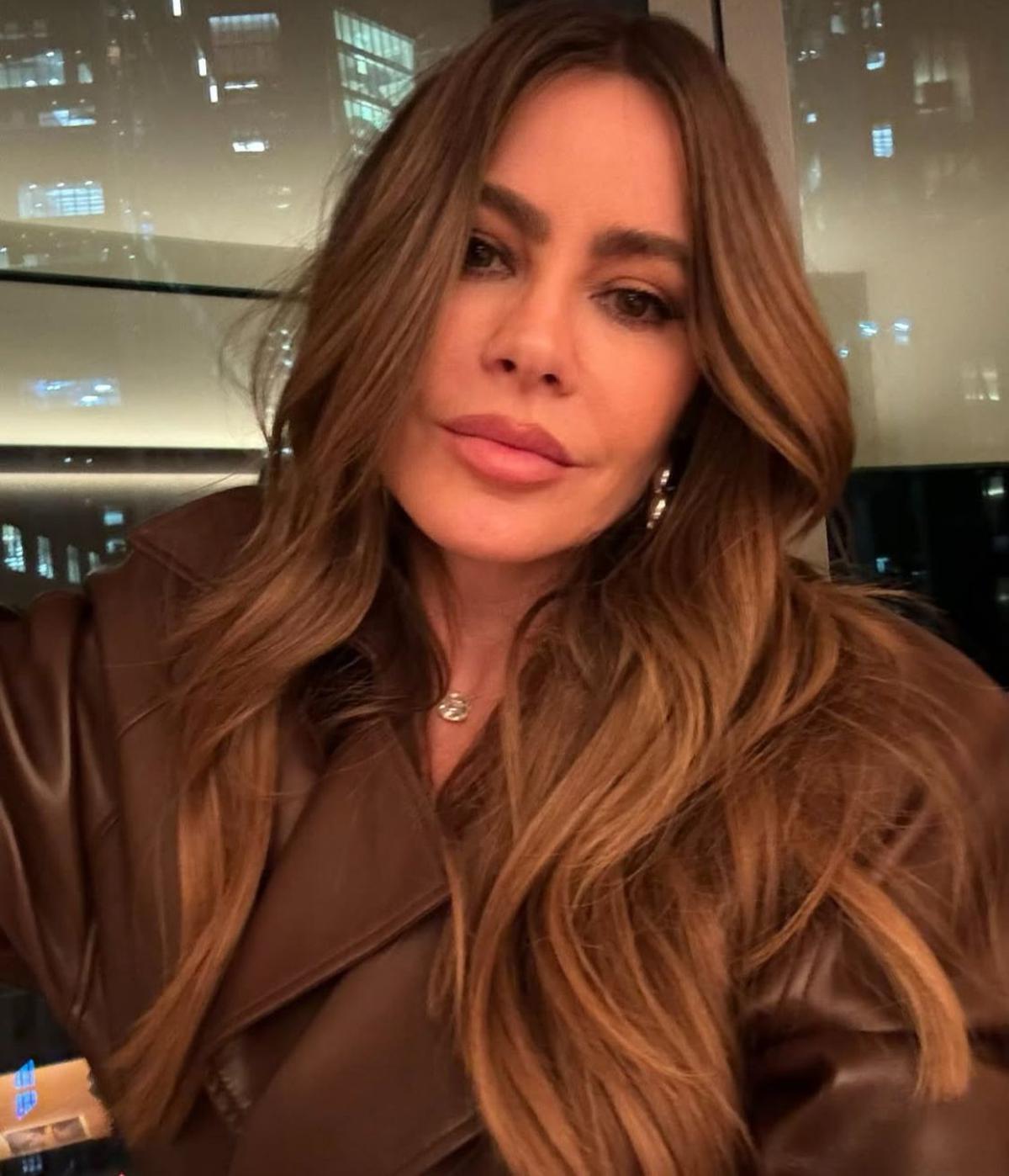 7 Potret Selfie Cantik ala Sofia Vergara yang Dirumorkan Berpacaran dengan Lewis Hamilton