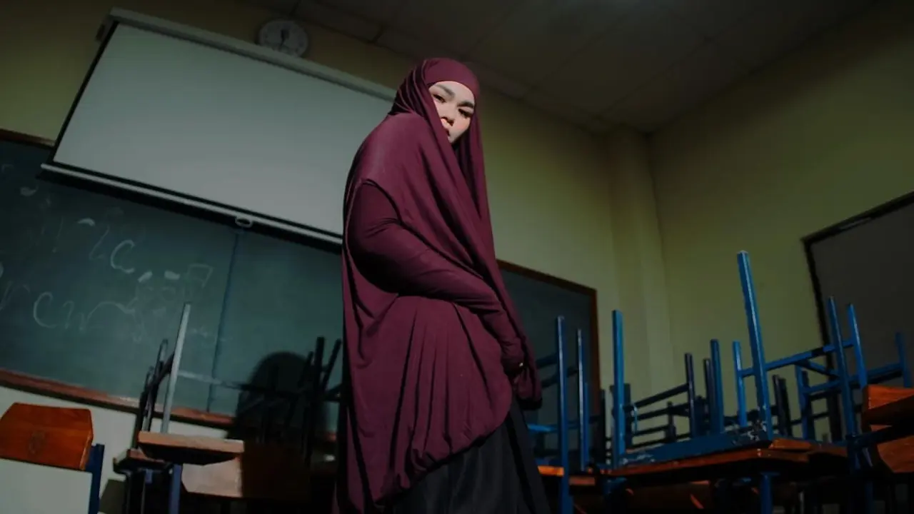 Potret Sivia Azizah Tampil Stylish dengan Gaya Syar’i di Atas Panggung, Paduan Elegan dan Powerful