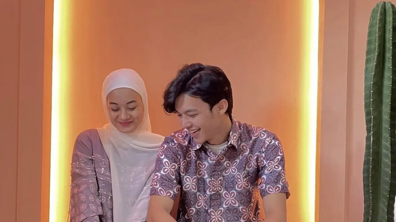 Dinda Hauw dan Rey Mbayang