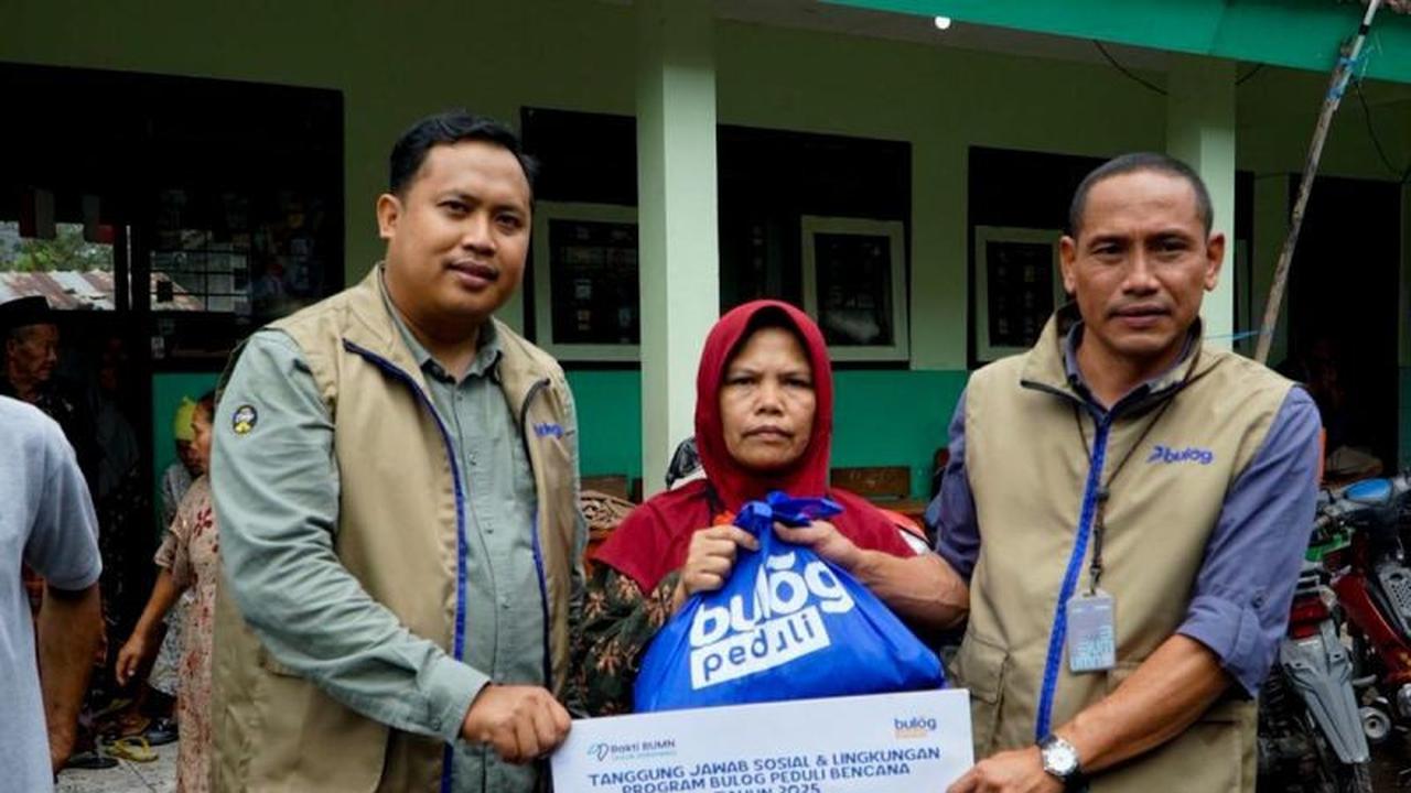 Respons Cepat, Bulog Salurkan 200 Paket Bantuan Pangan untuk Warga Terdampak Erupsi Semeru di Lumajang