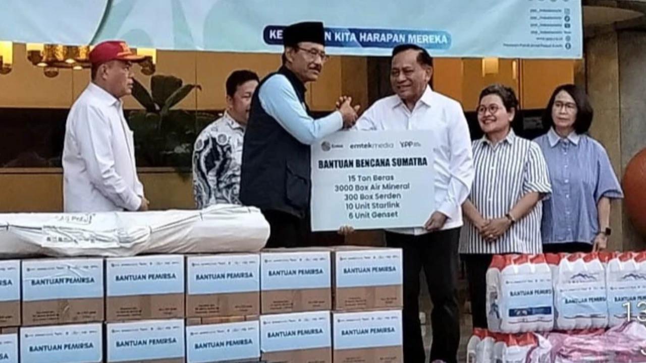 FOTO: Emtek Group Salurkan Bantuan Kemanusiaan untuk Wilayah Terdampak Bencana Sumatera