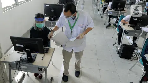 Bantuan biaya pendidikan dari pemerintah bagi lulusan SMA/​sederajat yang memiliki potensi akademik baik namun memiliki keterbatasan ekonomi