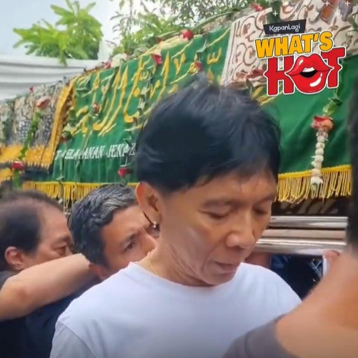 Potret Suasana Duka di Markas Slankers di Potlot, Bimbim Slank  Tegar Panggul Keranda Bunda Iffet