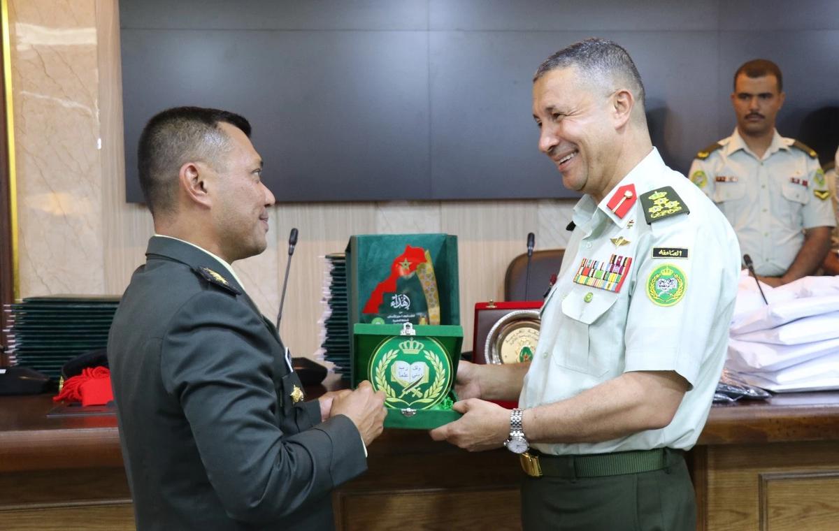 FOTO: Kolonel TNI AD Pertama Lulus Pendidikan Pertahanan Nasional Yordania