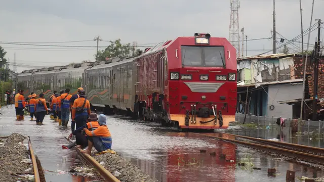 KAI menyatakan, kereta api sudah dapat melintas kembali di lintasan utama dengan pengaturan kecepatan dan pengamanan sesuai standar keselamatan pada Senin, (19/1/2026). (Foto: KAI)