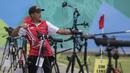 Pepanah Indonesia, Muhammad Rindarto, tampil pada Invitation Tournament cabang panahan nomor compound di Lapangan Panahan Senayan, Jakarta, Sabtu (10/2/2018). Event ini merupakan pemanasan jelang Asian Games 2018. (Bola.com/Vitalis Yogi Trisna)