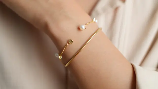 Model Gelang Emas Kombinasi Mutiara