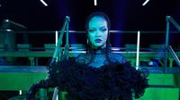 Rihanna dalam  Savage X Fenty Show (Dennis Leupold/Savage X Fenty via AP)