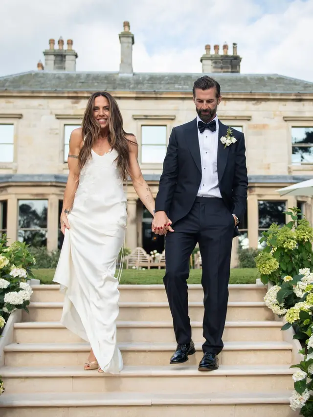 Melanie C Resmi Menikah di Usia 52 Tahun, Pakai Gaun Rancangan Victoria Beckham yang Sarat Makna
