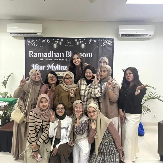 6 Potret Mahalini Bukber Bareng Fans, Bikin Video Velocity hingga Nyanyi Sampai Menutup Mata