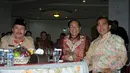 H. Rafli Effendi (Kepala Bidang Pembudayaan Olahraga), Aslizar Tanjung, dan Tono Suratman (Ketua KONI) hadir dalam upacara serah terima jabatan Menpora di Wisma Kemenpora, Jakarta, Rabu (29/10/2014). (Liputan6.com/Helmi Fithriansyah)