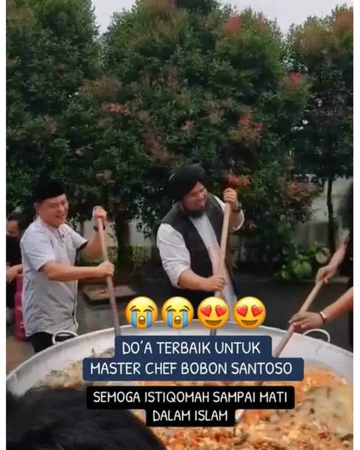 Mualaf di Ramadhan 2025, Ini 6 Potret Bobon Santoso Masak Besar Bareng Ustaz Derry