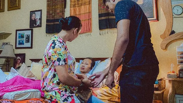 Kalina Ocktaranny menengok Een, ibunya (Foto: Instagram/@kalinaocktaranny)