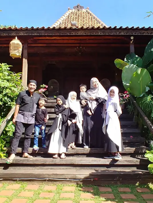 (Instagram/irfanhakim75)