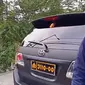 Viral Video Mobil Dinas Polri Terobos Lampu Merah dan Tabrak Pemotor di Jaktim. (Dok. Istimewa)