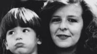 Foto masa kecil Miguel Uribe Turbay bersama ibunya Diana Turbay. (X)