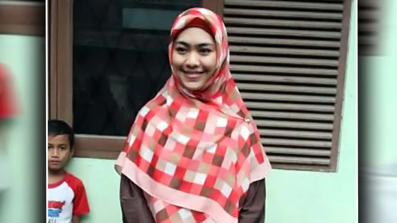 oki-setiana-dewi-140124b.jpg