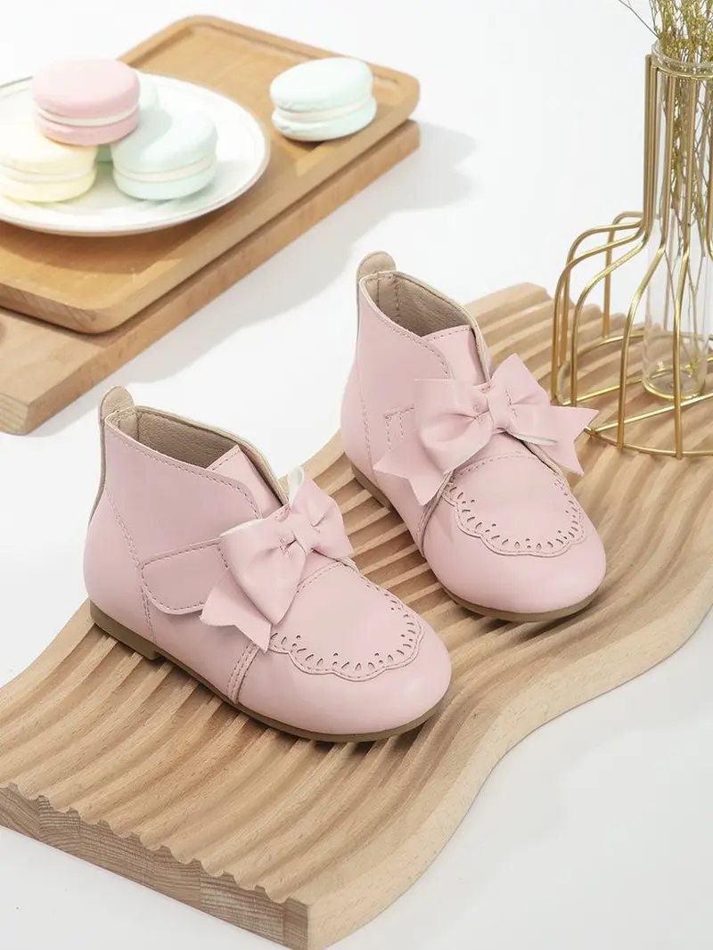 Rekomendasi Sneakers untuk Anak Perempuan