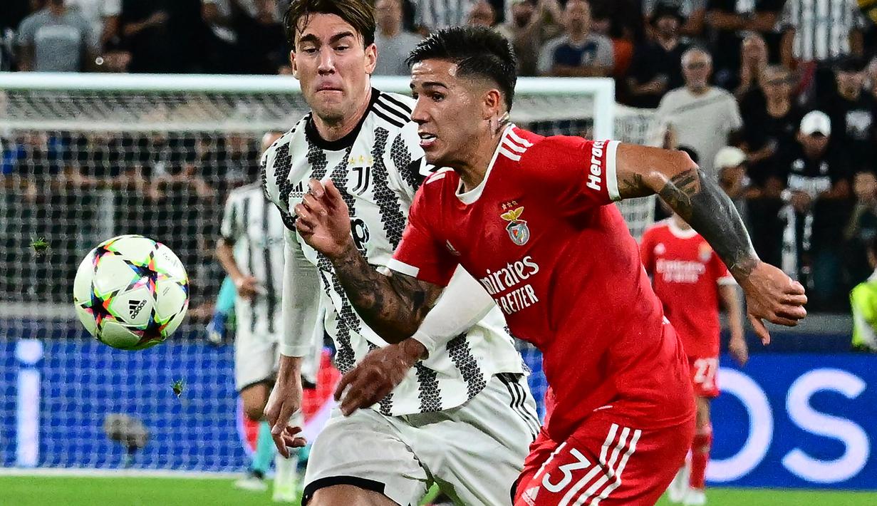 Chelsea baru saja mendapatkan salah satu bintang Argentina saat menjuarai Piala Dunia 2022 lalu, Enzo Fernandez dari Benfica dalam bursa transfer pemain musim dingin 2022/2023. Jauh sebelumnya, Chelsea juga sudah pernah mendatangkan para pemain asal Benfica untuk memperkuat skuad The Blues di Liga Inggris. Termasuk Enzo Fernandez, ini dia 5 pemain yang pernah didatangkan Celsea dari Benfica. (AFP/Vincenzo Pinto)