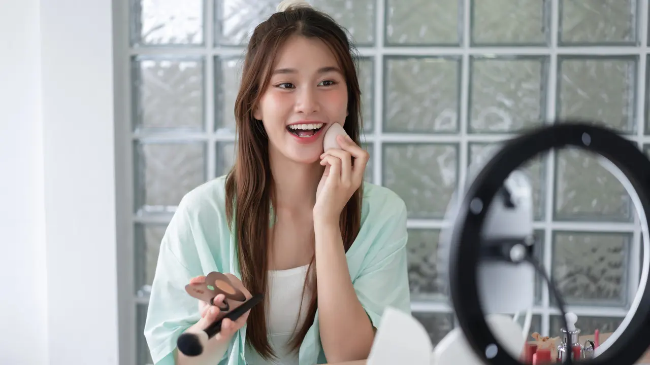 Rekomendasi Look ‘No Makeup’ yang Lagi Trend: Rahasia Cantik Effortless ala Gen Z!