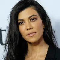 Setelah Kylie Jenner dan Khloe Kardashian, kini giliran Kourtney Kardashian yang dikabarkan hamil. Sama halnya dengan dua saudara perempuannya, Kourtney belum memiliki ikatan pernikahan dengan sang kekasih, Younes Bendjima. (AFP/Chris Delmas)
