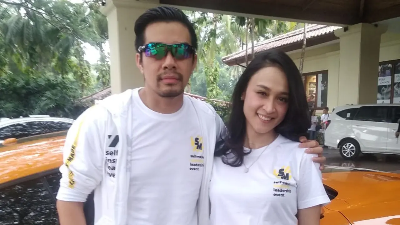 Martin Carter dan Allia Rosa