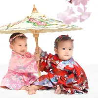 Raneysha dan Keysheva, anak kembar Talita Bachtiar yang menggemaskan dengan pemotretan bertema ala Jepang. (Foto: Instagram/talitawb)