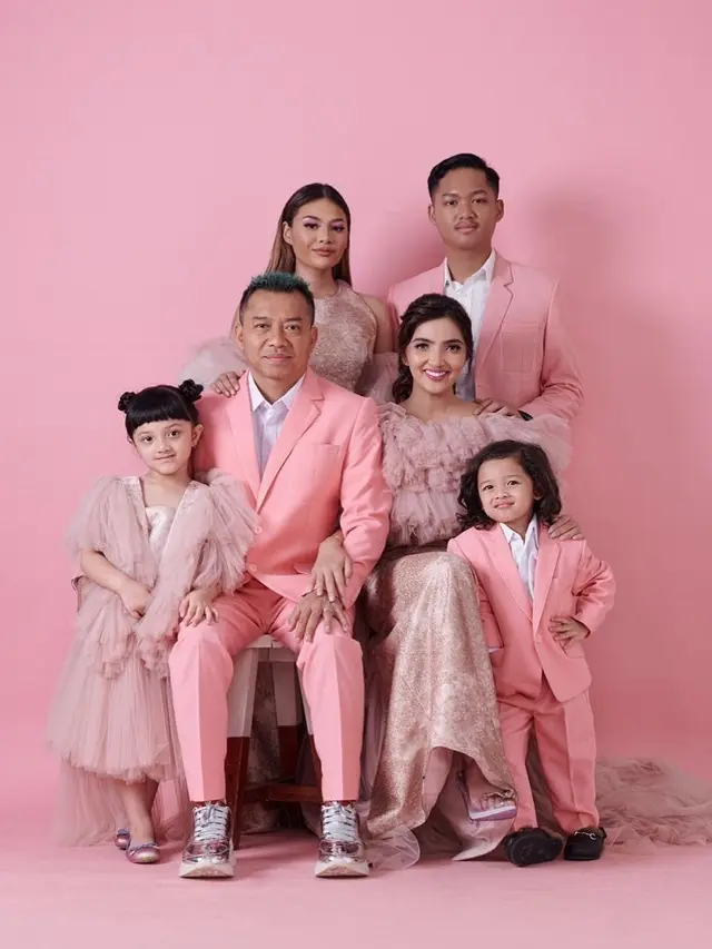 [Fimela] Azriel Hermansyah dan Ashanty