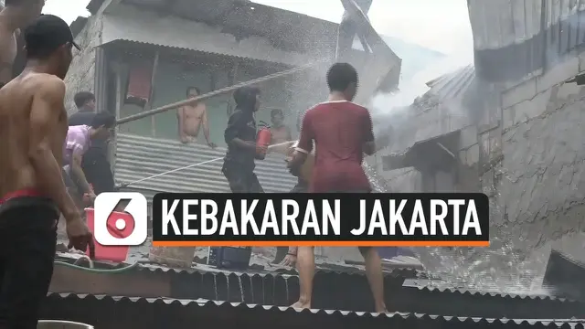 VIDEO: Akibat Korsleting Listrik Rumah Berlantai 3 Terbakar