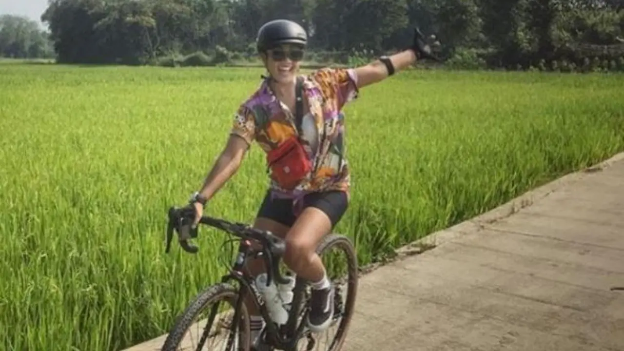 Nirina Zubir Bagikan Tips Naik Sepeda Aman di Tengah Pandemi