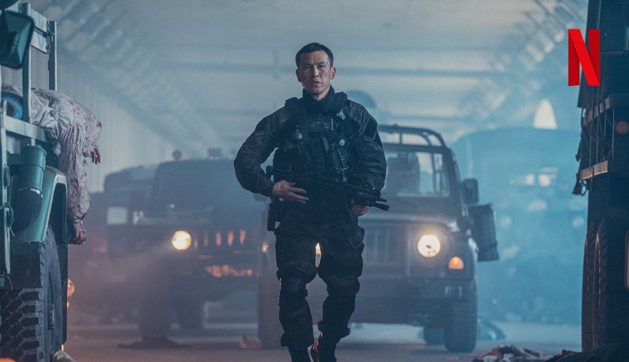 Ada juga Sersan Tak In Hwan (Yoo Oh Sung), pemimpin Pasukan Khusus yang berkepala dingin. (Foto: Netflix)