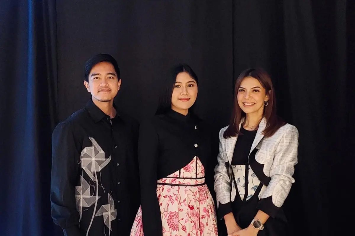 Gaya Kompak Erina Gudono dan Najwa Shihab Pakai Busana Etnik dan Barang Branded Saat Hadiri Fashion Show, Siapa yang Lebih Mahal?