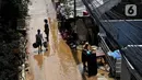 Sebelumnya, ratusan rumah warga yang berada di sepanjang perlintasan aliran Kali Ciliwung terendam banjir pada Selasa 4 Maret 2025. (Liputan6.com/Angga Yuniar)
