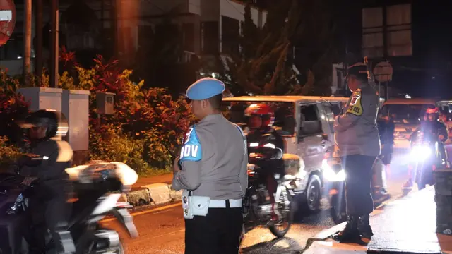 Personel polisi bertugas mengamankan arus mudik dan balik Lebaran Idul Fitri 2023.