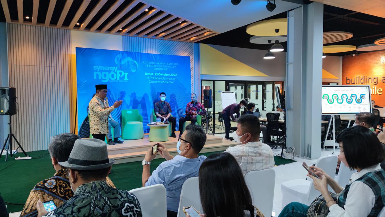 Gubernur Jawa Barat Ridwan Kamil dalam Jababeka Media Briefing: Synergy Ngopi, Ngobrol Properti: Koridor Jakarta-Bandung Sebagai Silicon Valley Indonesia. (Dok MarkPlus)