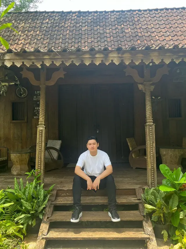 Profil Rizki Natakusumah Suami Beby Tsabina yang Baru Menikah, Sukses Jadi Anggota DPR RI di Usia Muda
