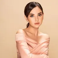 Nama Amgelica Simperler sudah tidak asing didengar publik. Dia telah membintangi banyak film, ftv maupun sinetron. [instagram/angelicasimp.new]