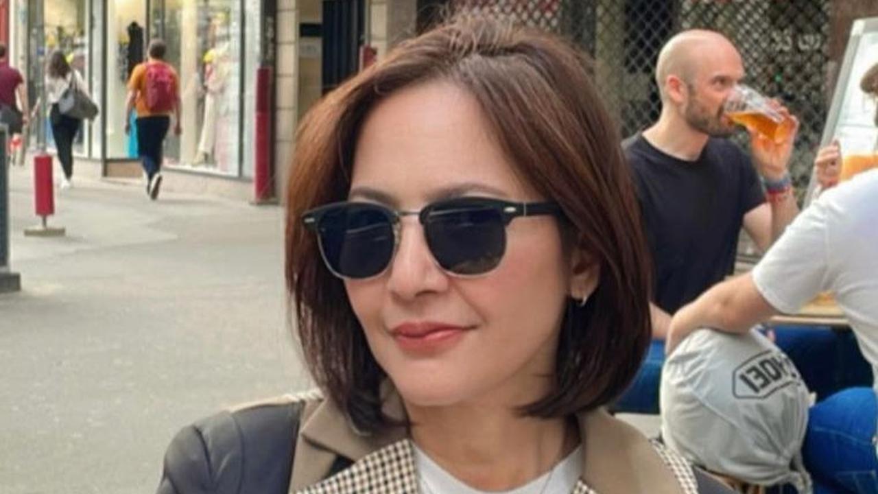 Pesona Cantik Kakak Kandung Cut Tary yang Semakin Awet Muda