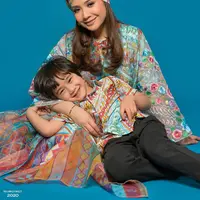 Nagita Slavina dan Rafathar. (Foto: Rio Motret dari Instagram @riomotret)